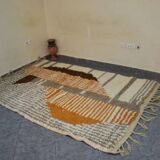 Ecru Moroccan rug with geometric patterns 250cm x 150cm