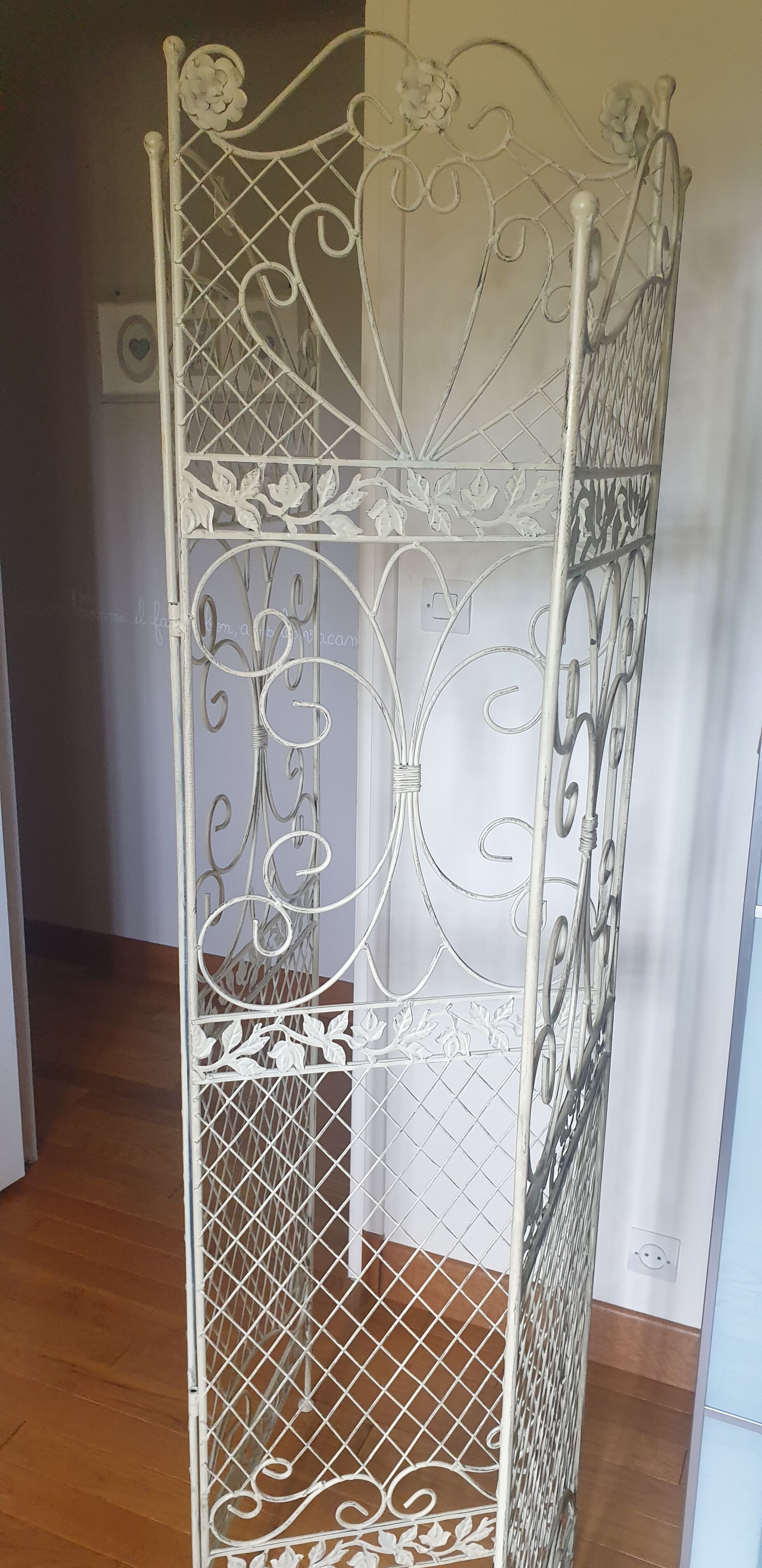 Iron screen