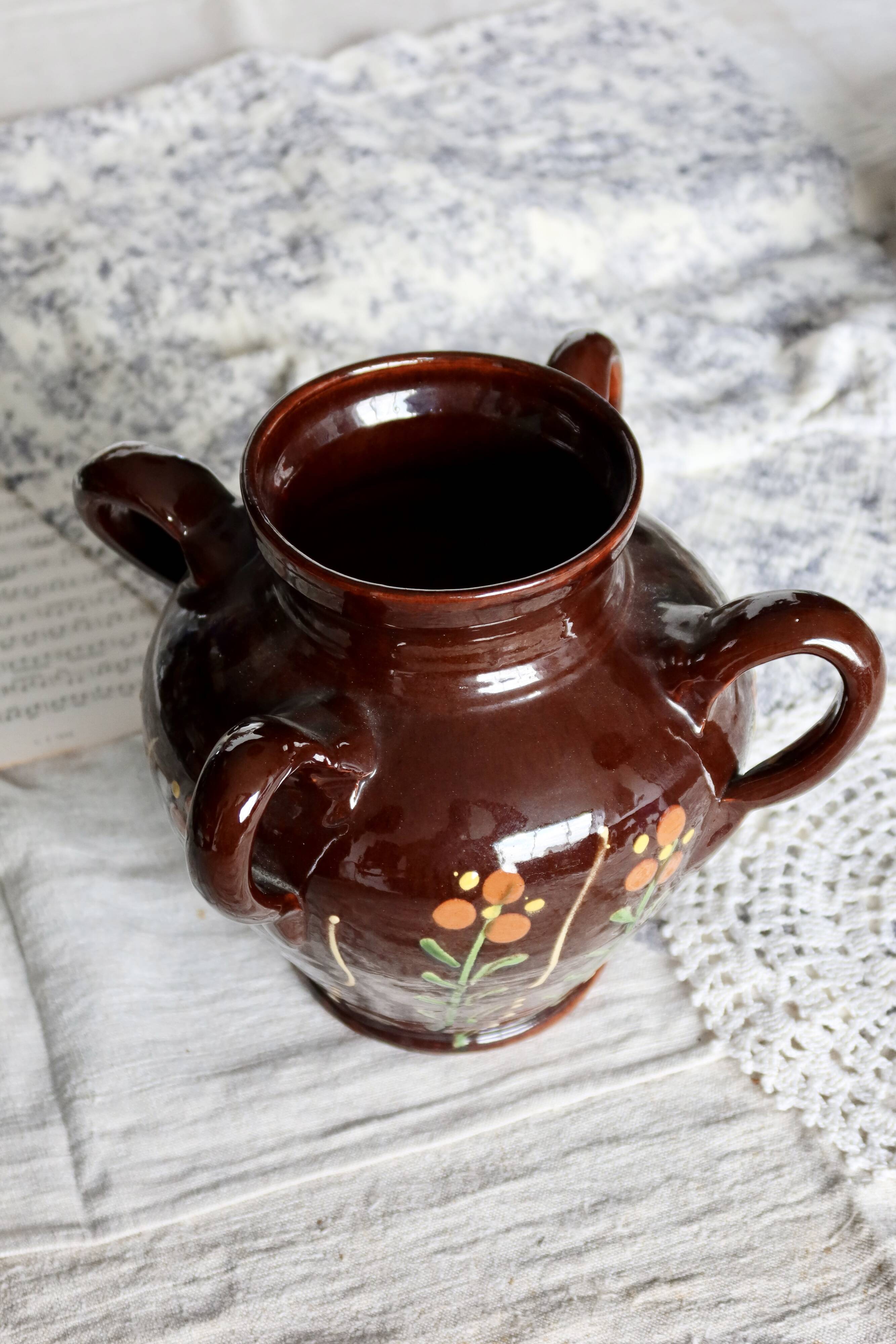 Large antique glazed ceramic jar - Floral motif
