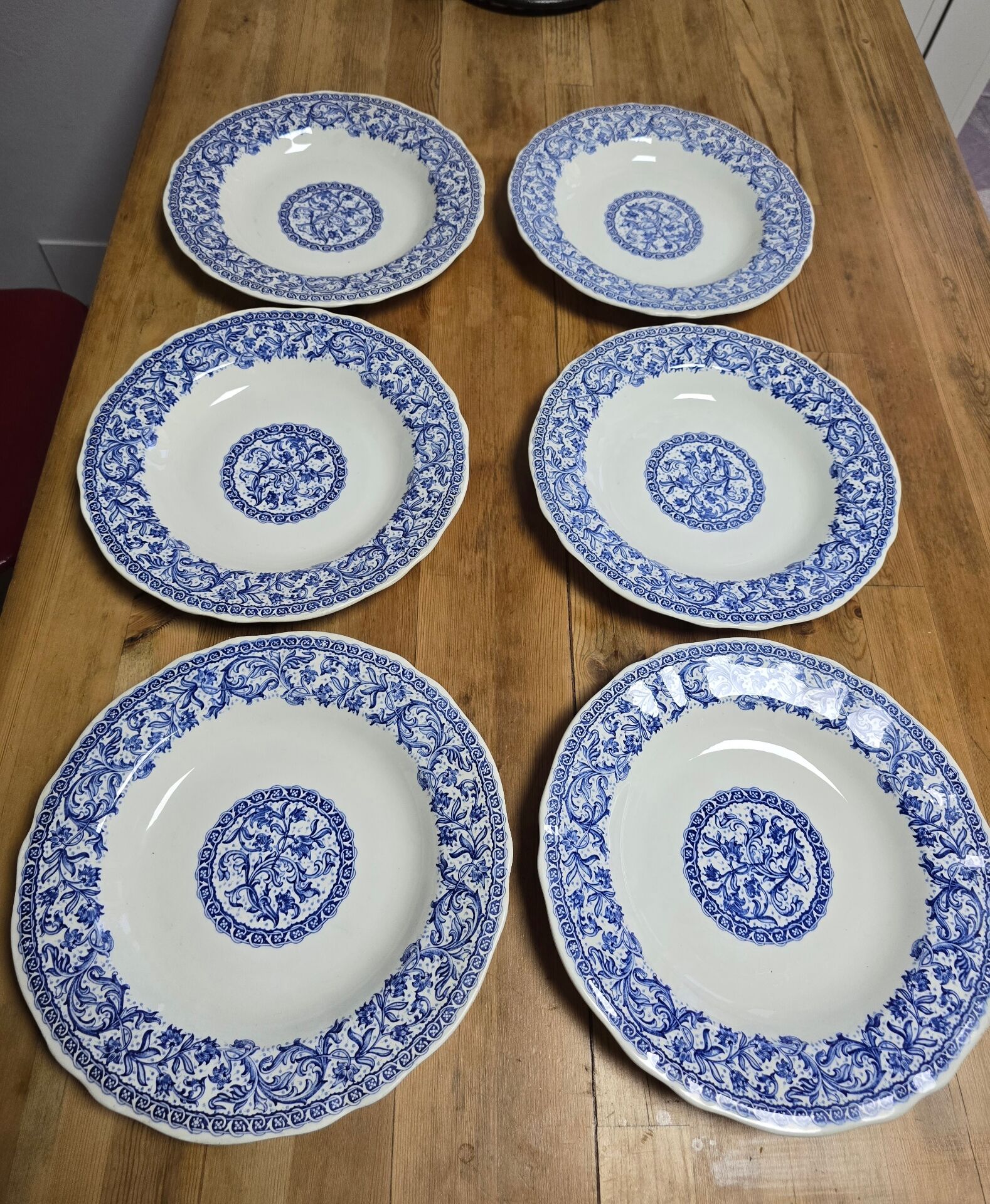 Lot of 6 deep plates Gien with blue patterns in perfect condition.