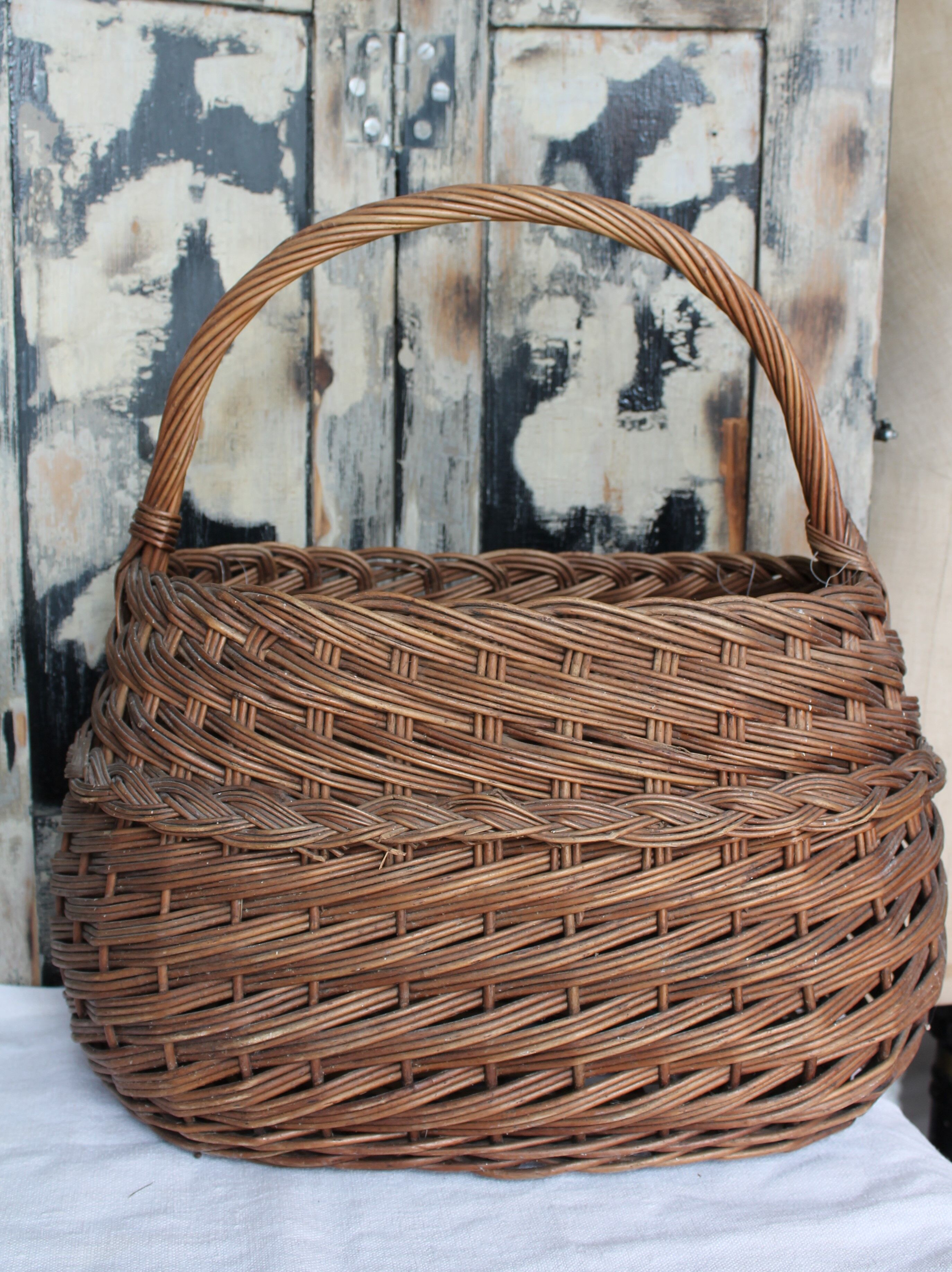 Racing vintage 1960s wicker basket