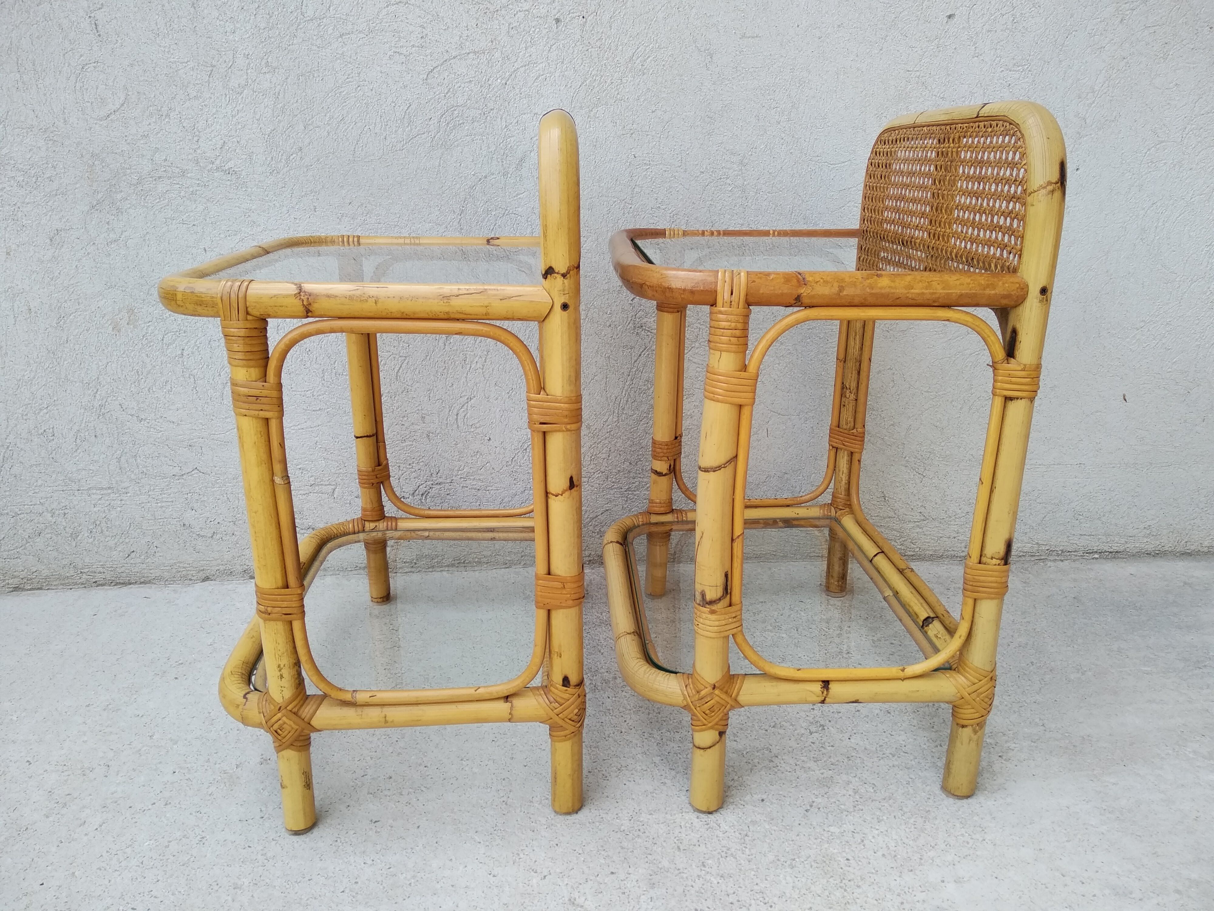 Paire de chevets vintage rotin et verre