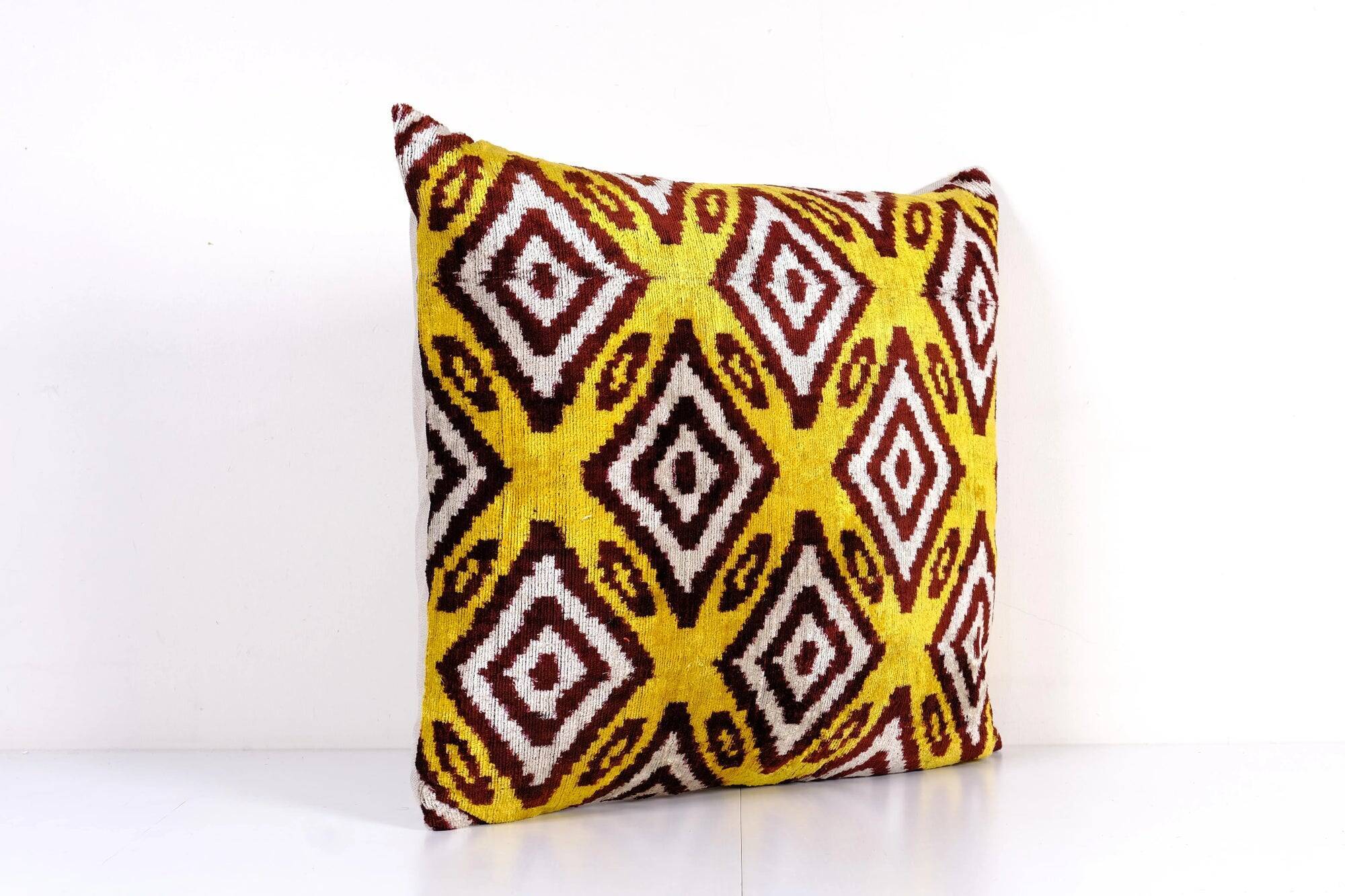 Vintage ikat cushion cover 58x66 cm