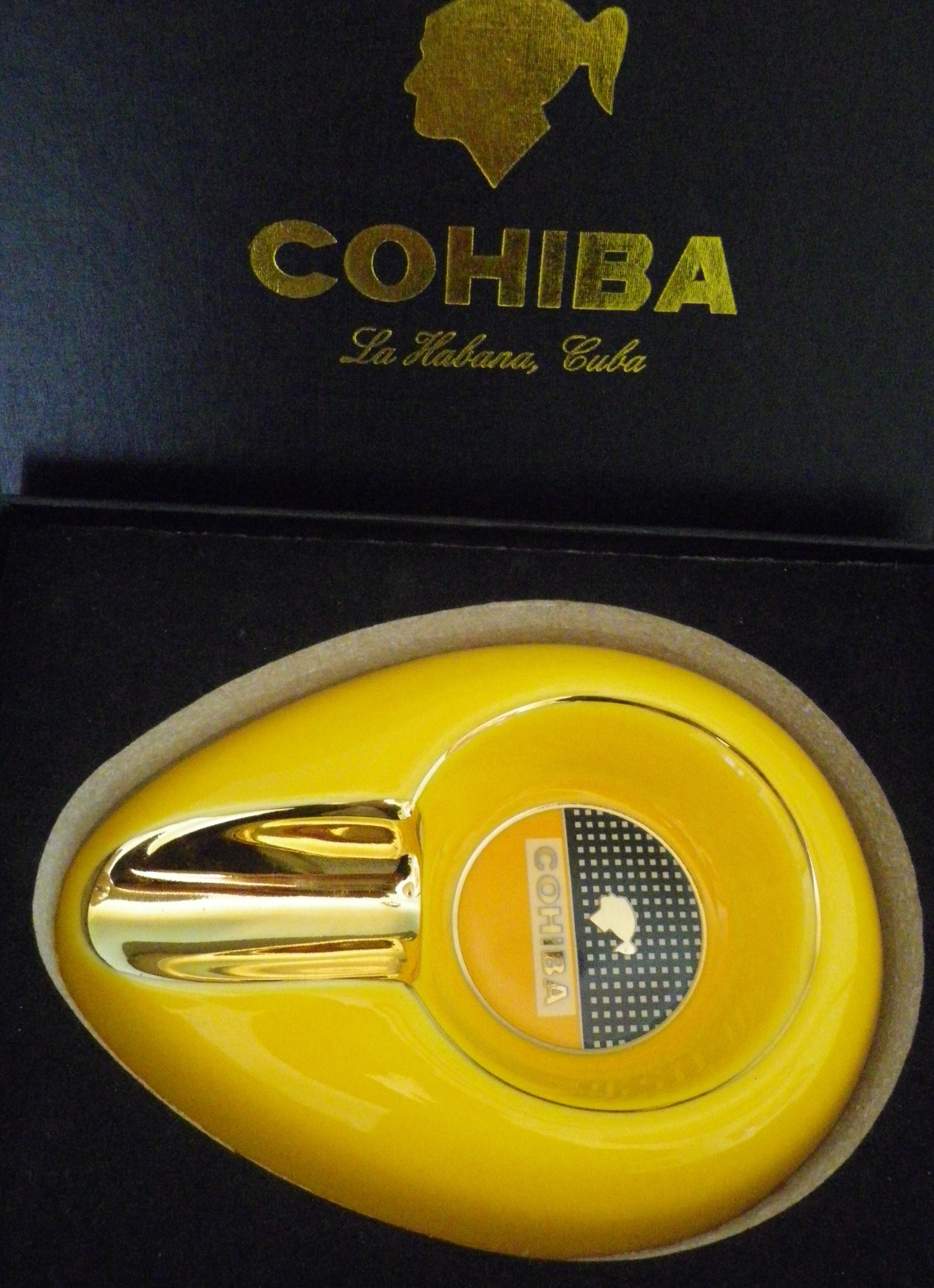 Ashtray Cohiba, design, glazed porcelain, origin Cuba