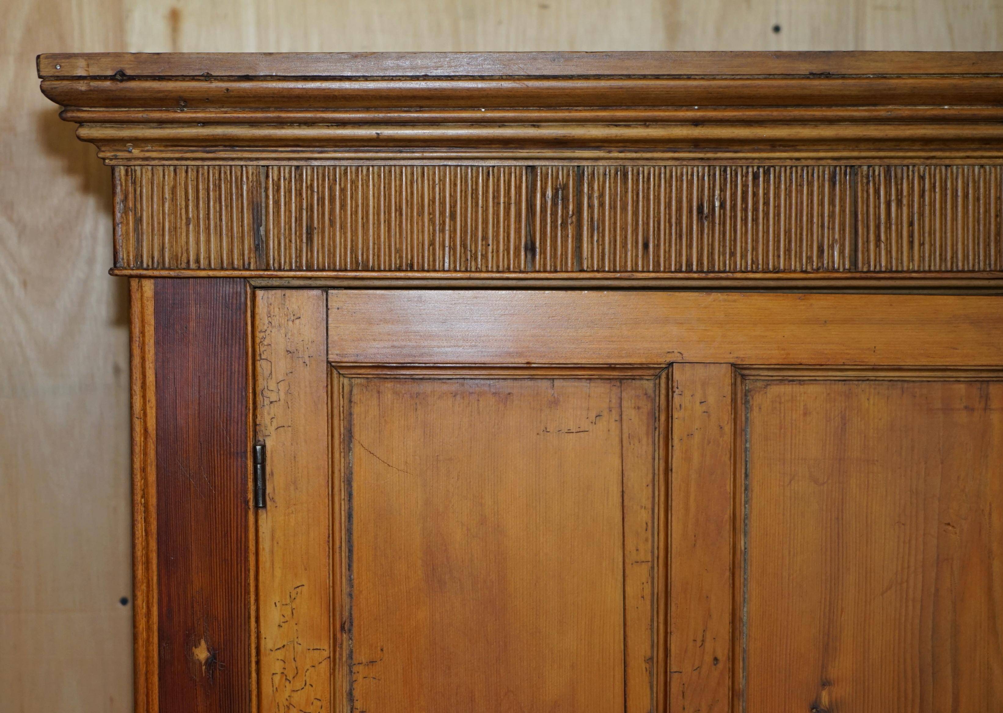 Armoire géorgienne en pin, environ 1780