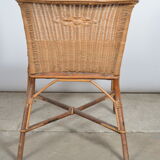 Fauteuil rotin et décor scoubidou