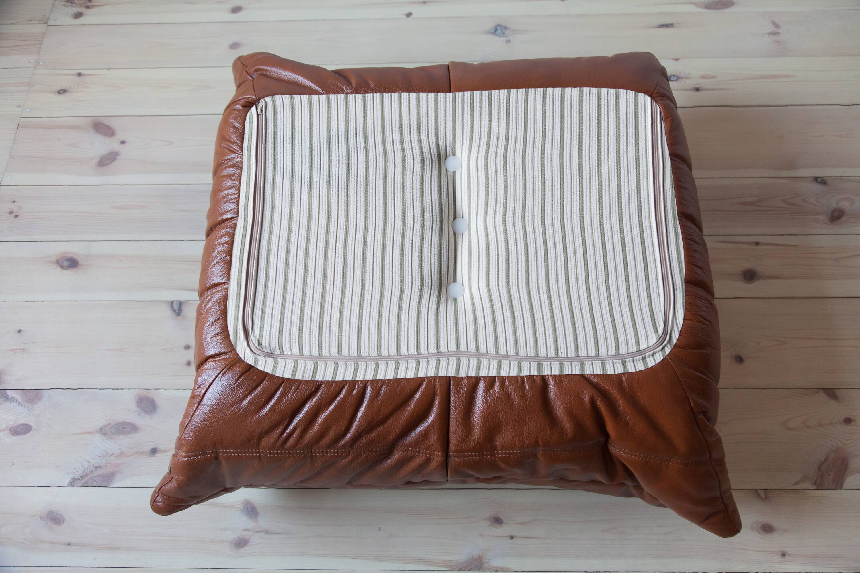 Togo armchair and ottoman model designed by Michel Ducaroy 1973