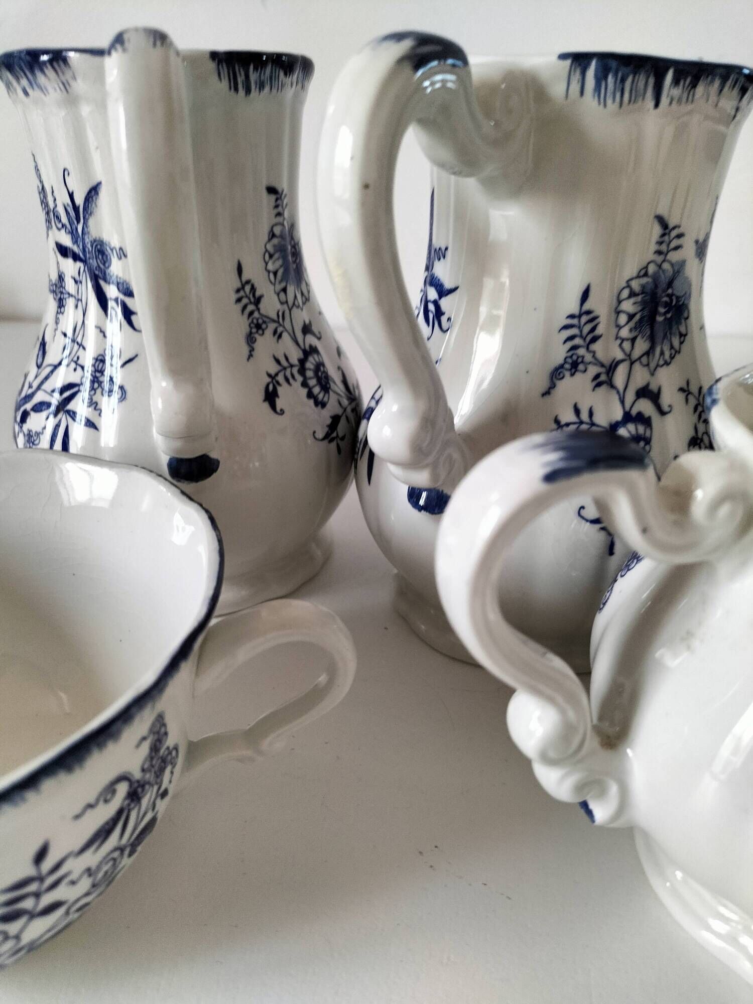 Trio of jugs and cup Sarreguemines Lancaster decoration