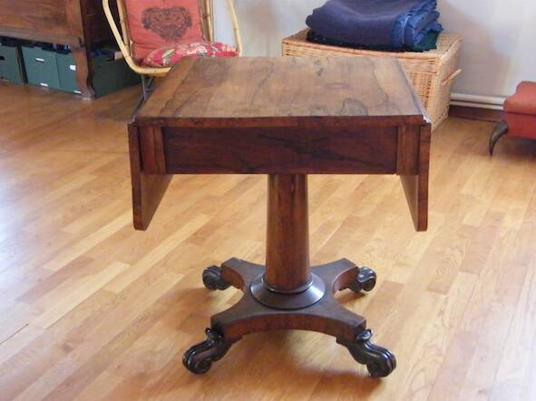 Drop-leaf table in rosewood