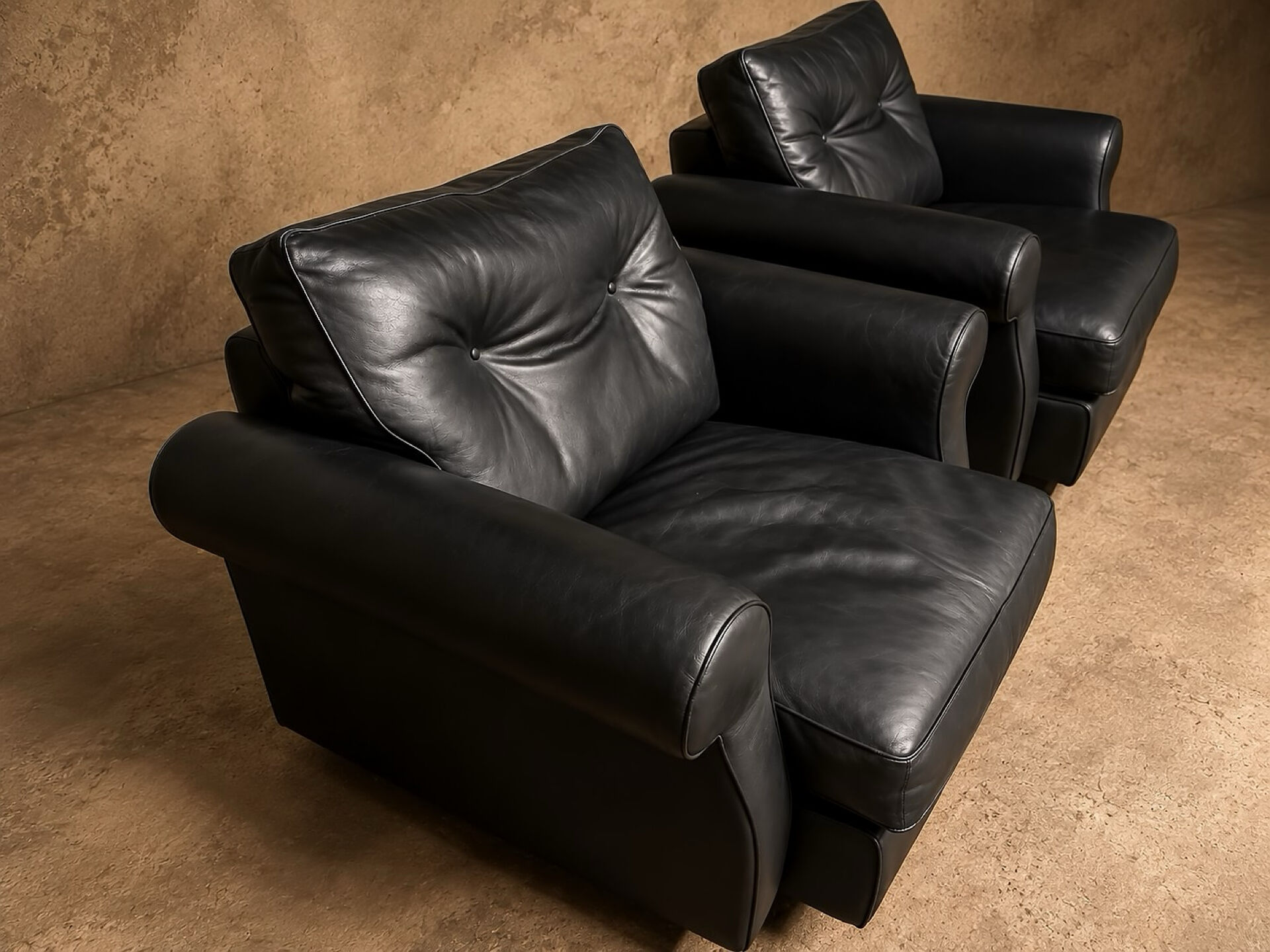 Paire Fauteuils Club Minotti Italy circa 1990