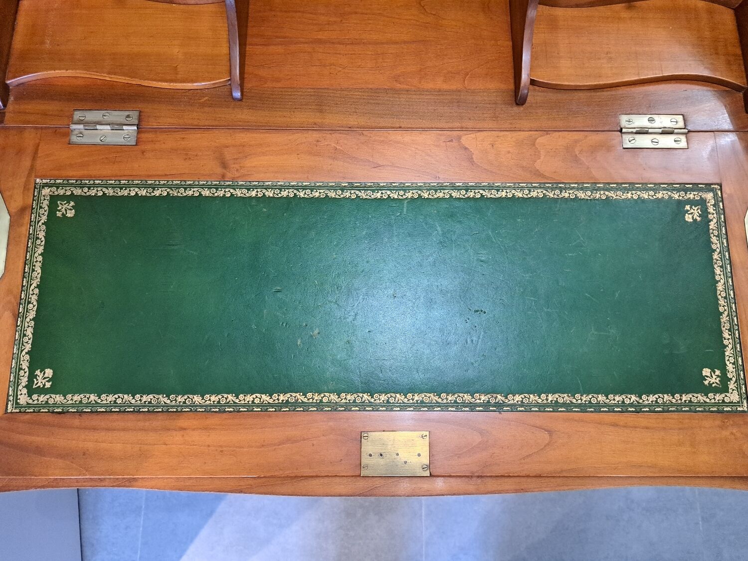 Bureau de pente en marqueterie