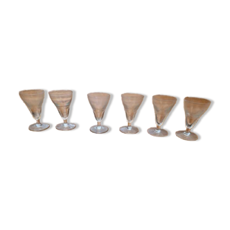 Verre sur pied gravés