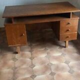 Large vintage desk in good condition