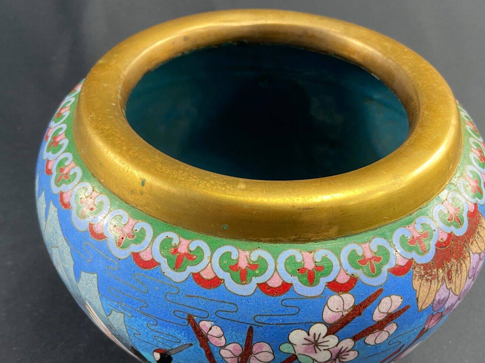 Cloisonné enamel pot cover with floral decoration with heron China Japan