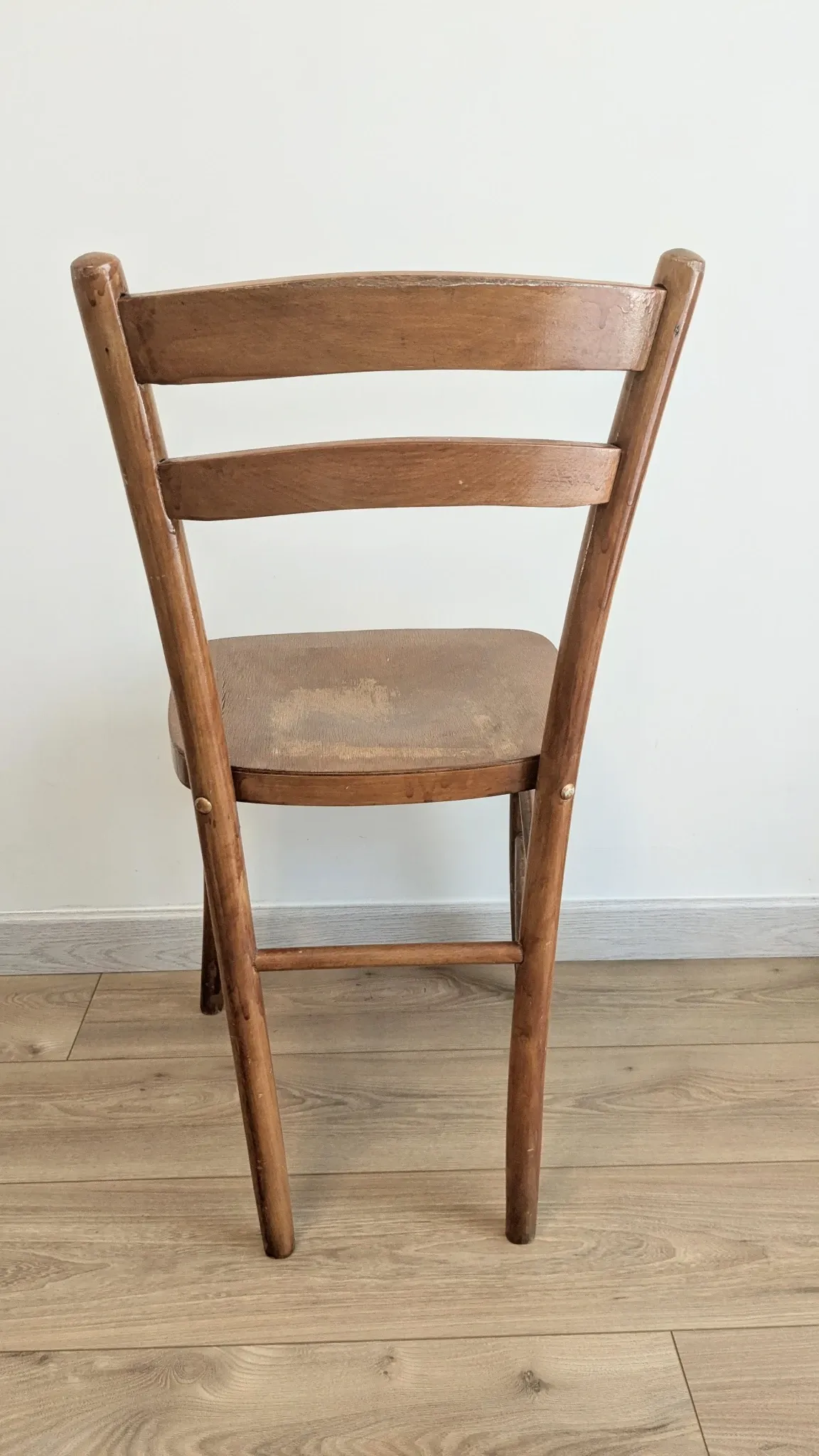 Vintage patina Luterma curved wood bistro chair – Antique