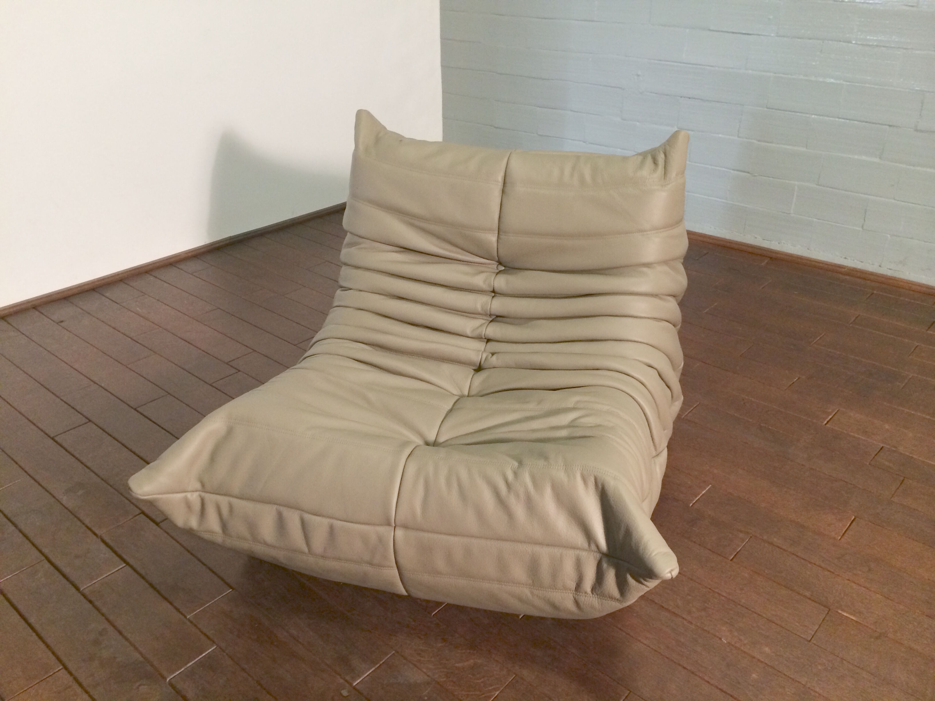 Togo armchair model designed by Michel Ducaroy 1973