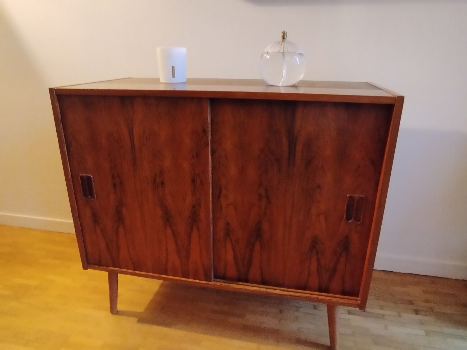 Rosewood chest of drawers