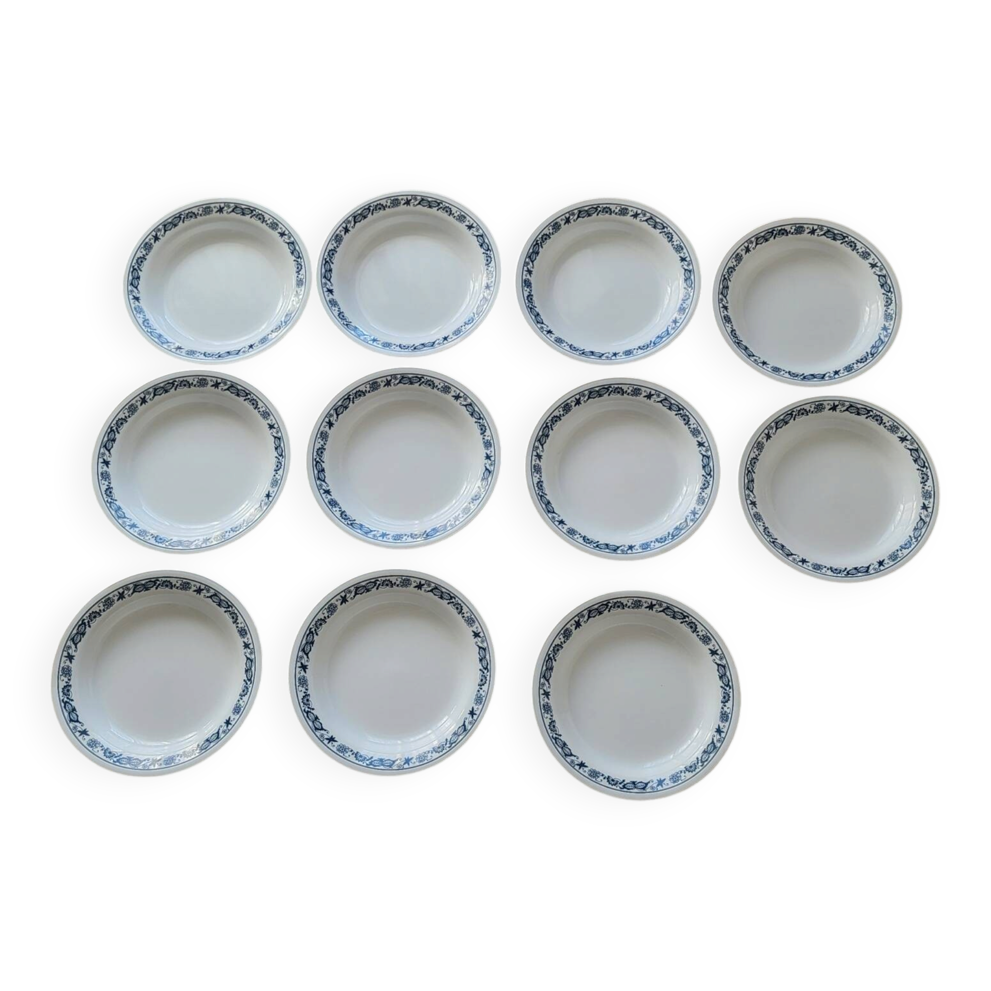 11 deep plates Corelle USA