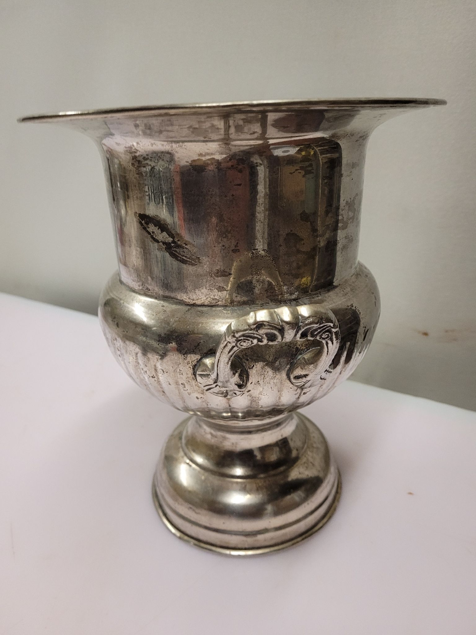Antique champagne bucket in silver metal medicis shape