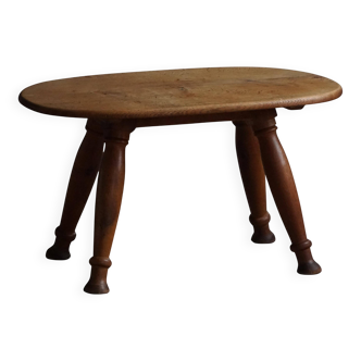 Mid-20th century Danish coffee table / side table in oak, Otto Færge, 1940s.