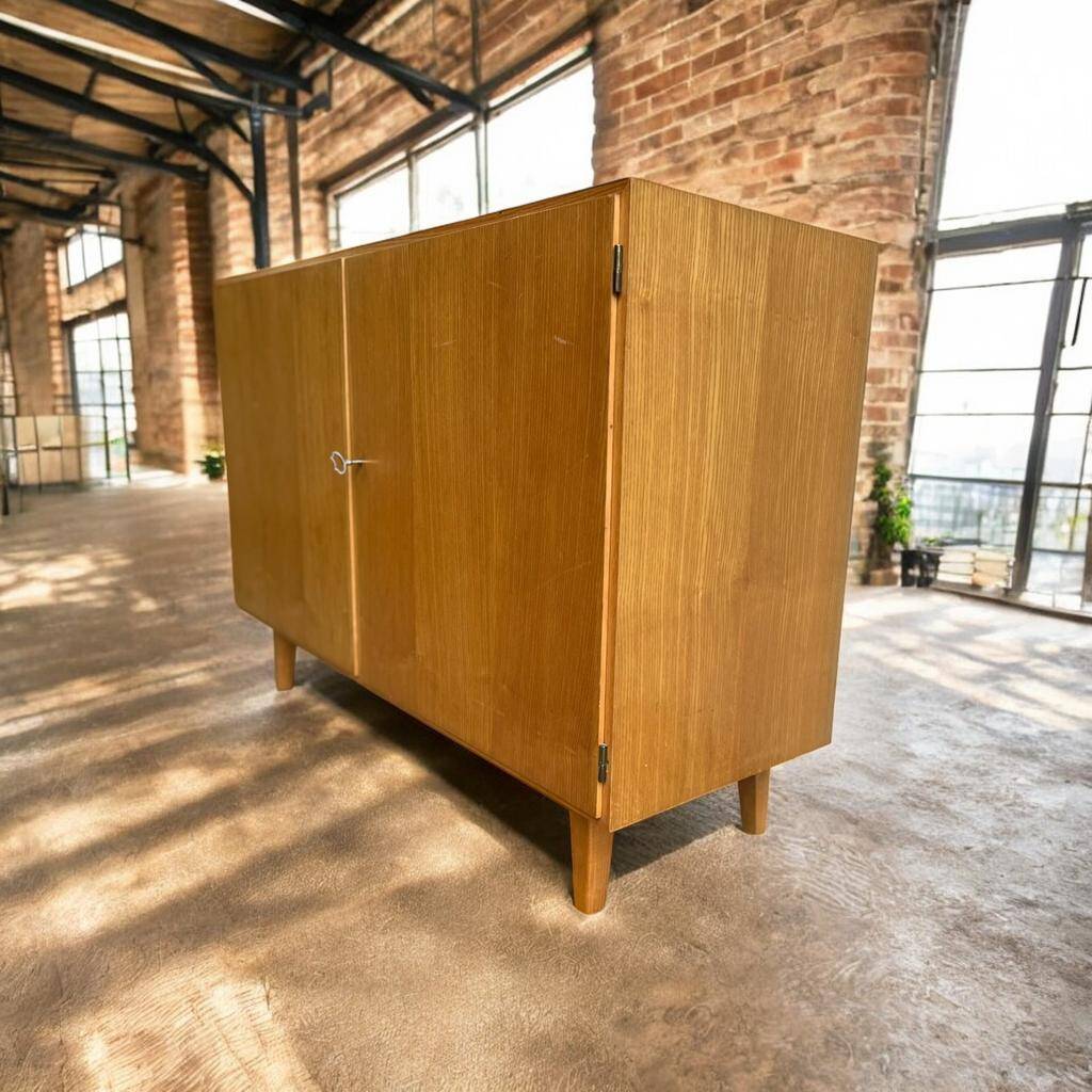 Vintage furniture / mini sideboard / TV cabinet