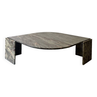 table basse goutte en marbre vert d'eau, beige et rose/bordeau, Roche Bobois 1970
