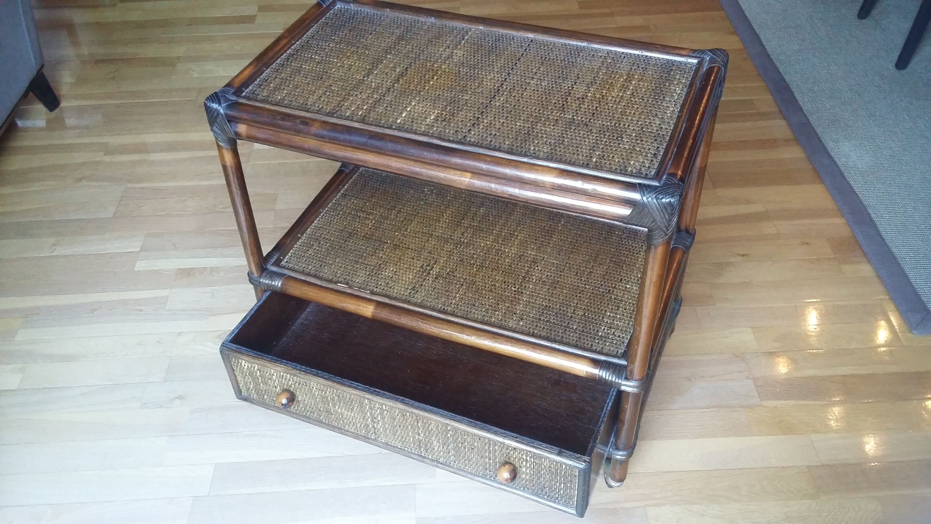 Bamboo and rattan rolling dessert