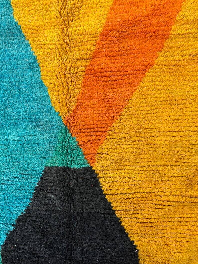 Handmade traditional Moroccan Berber rug size 150 x 250 cm