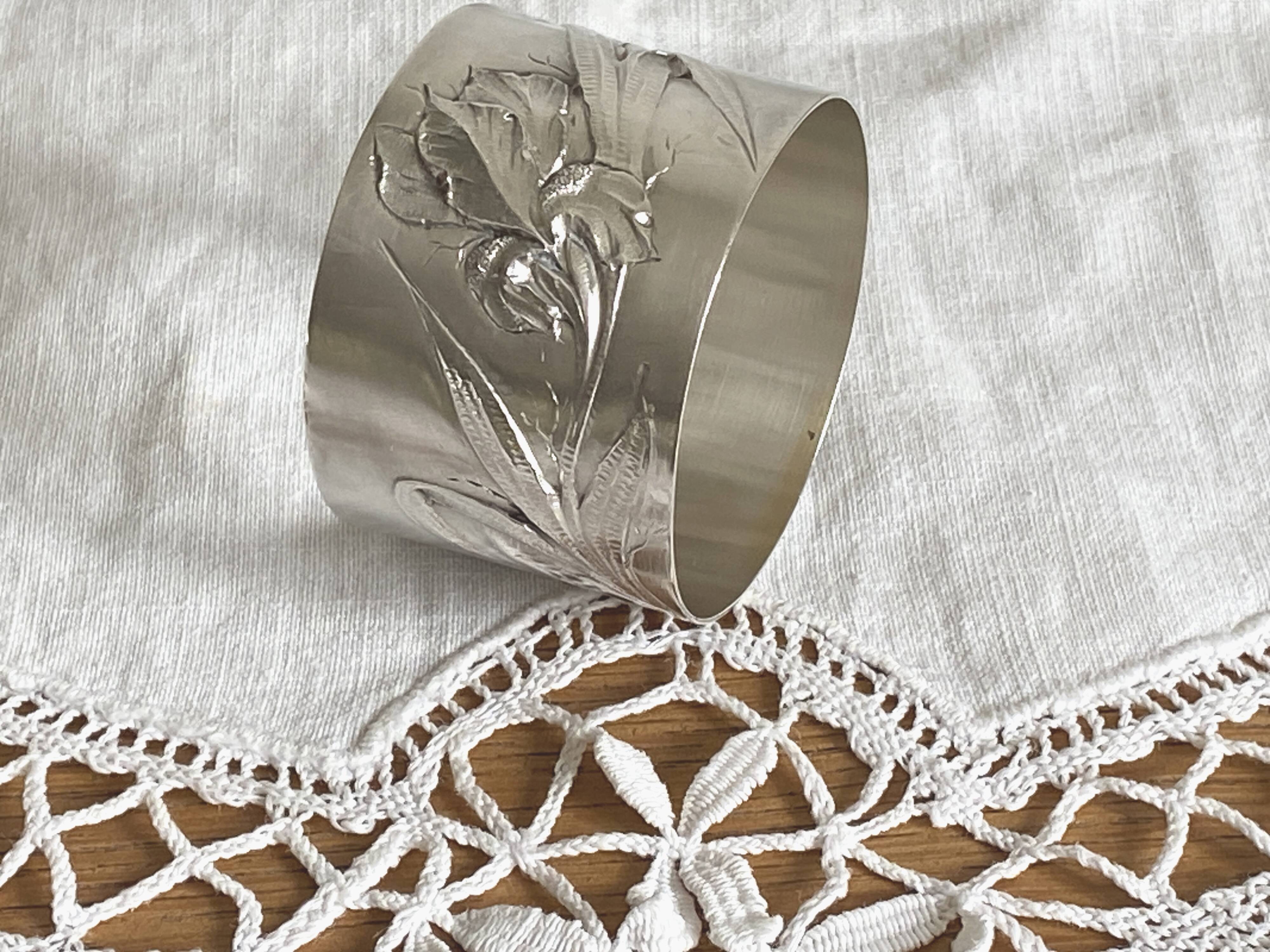 Solid silver napkin ring with Iris Art Nouveau decor