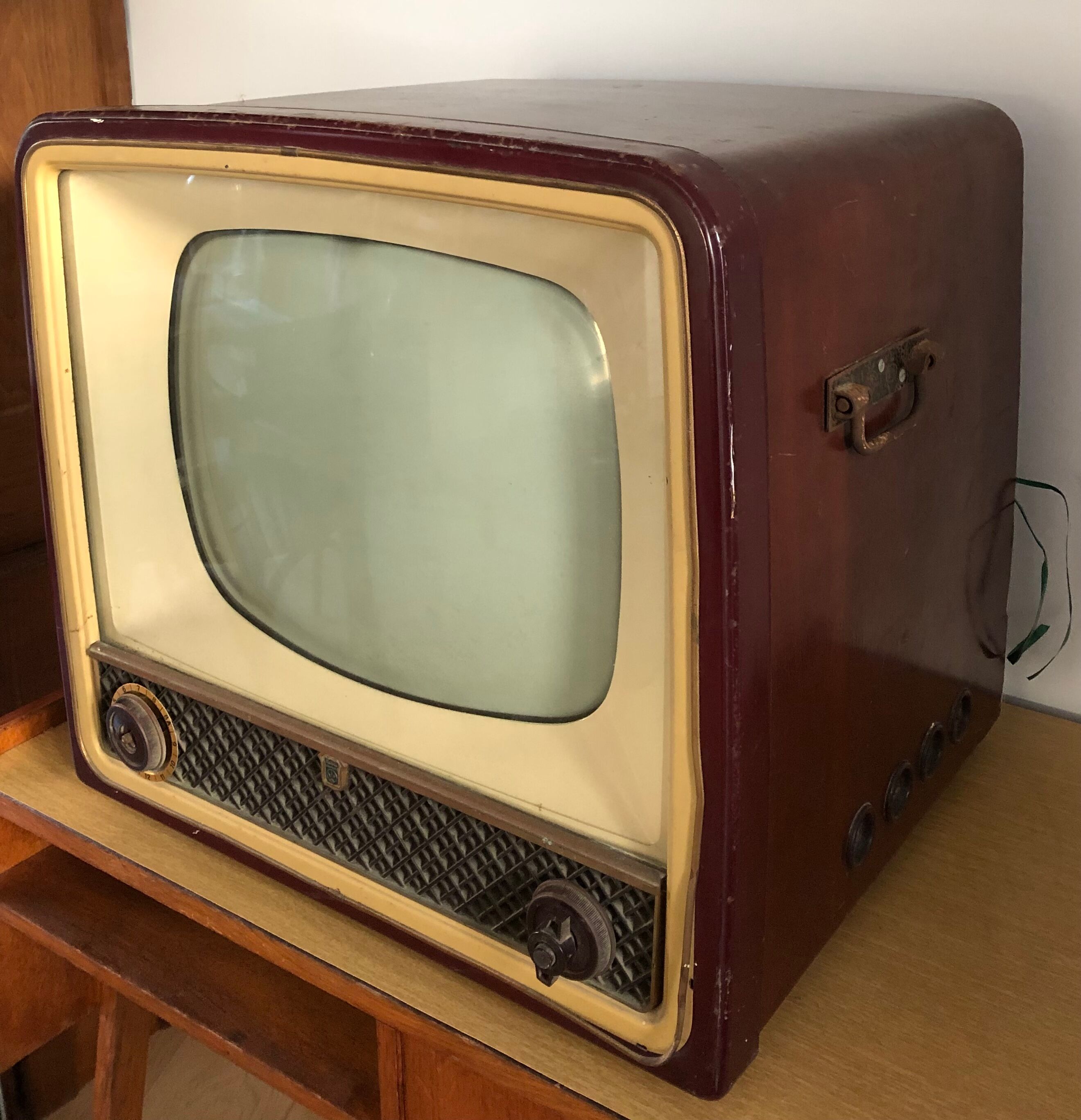Vintage TV deco