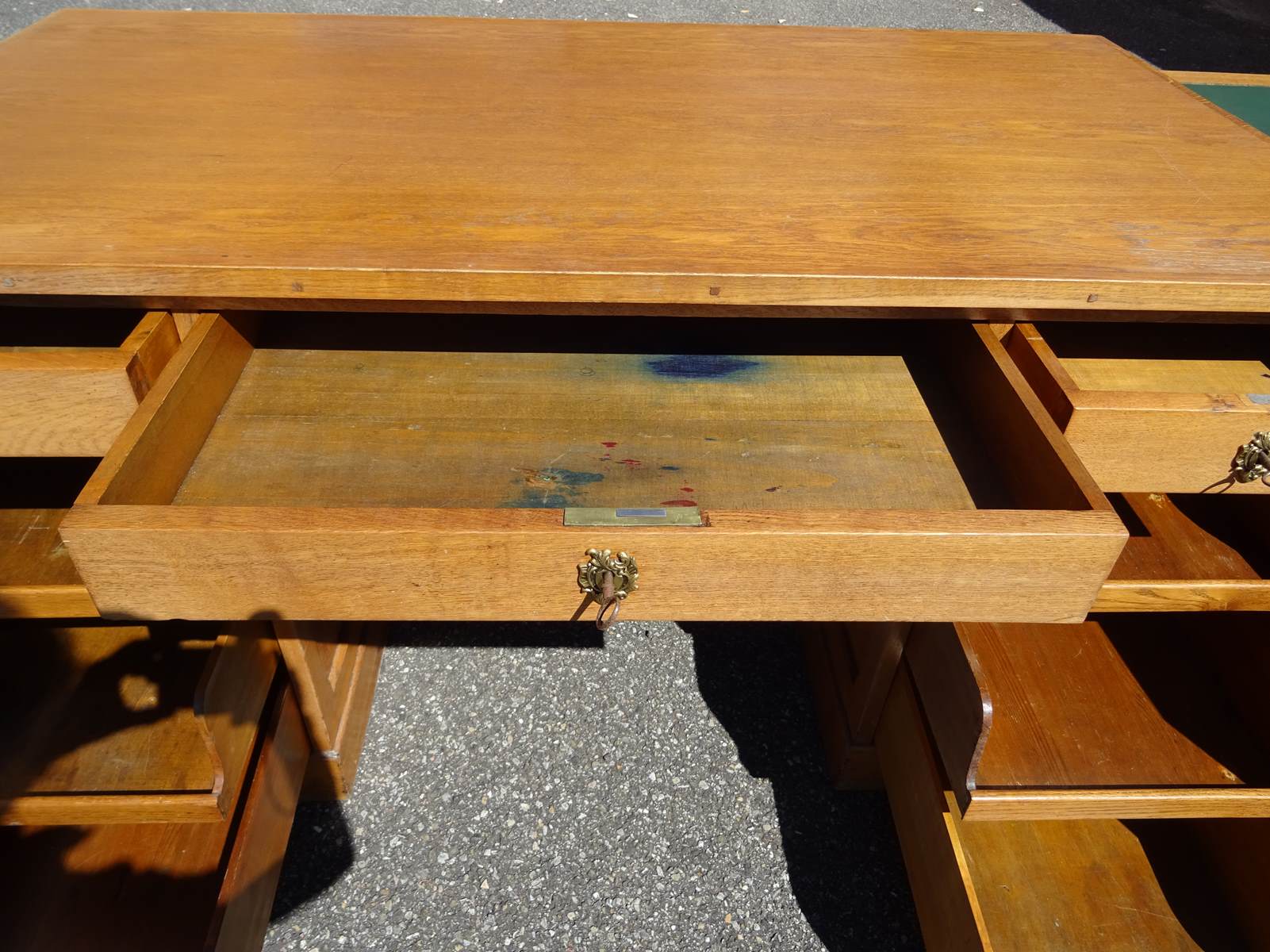 Minister's office with double boxes and tablets 30/40