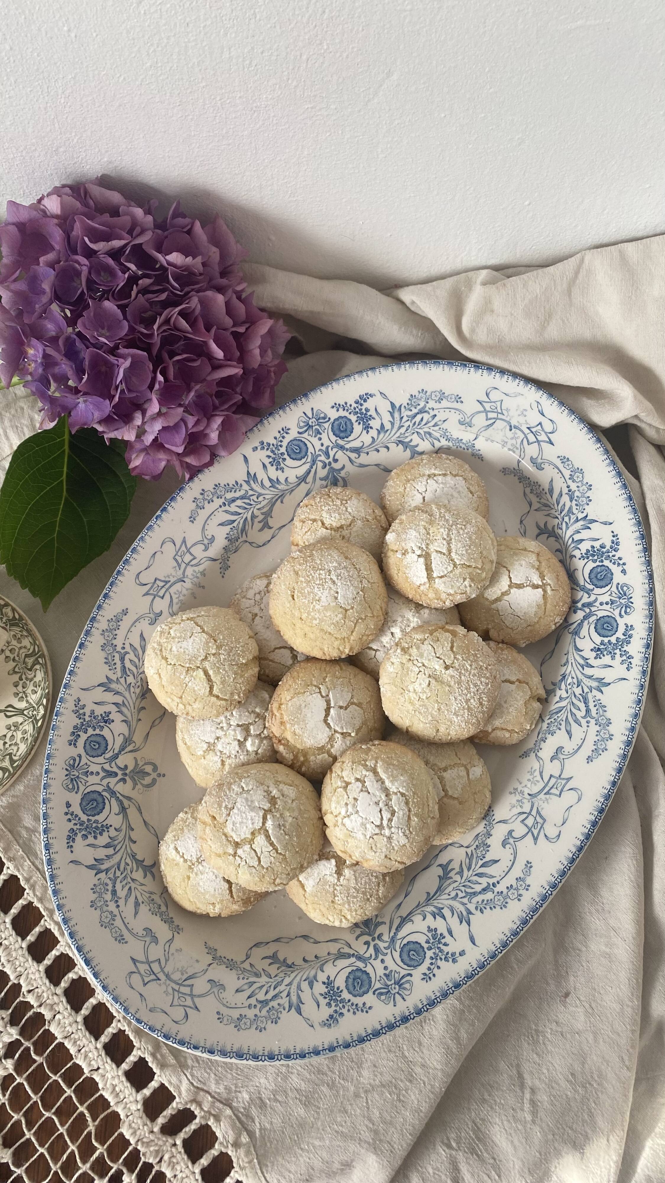 Boch Frères Rubis model ironstone oval dish