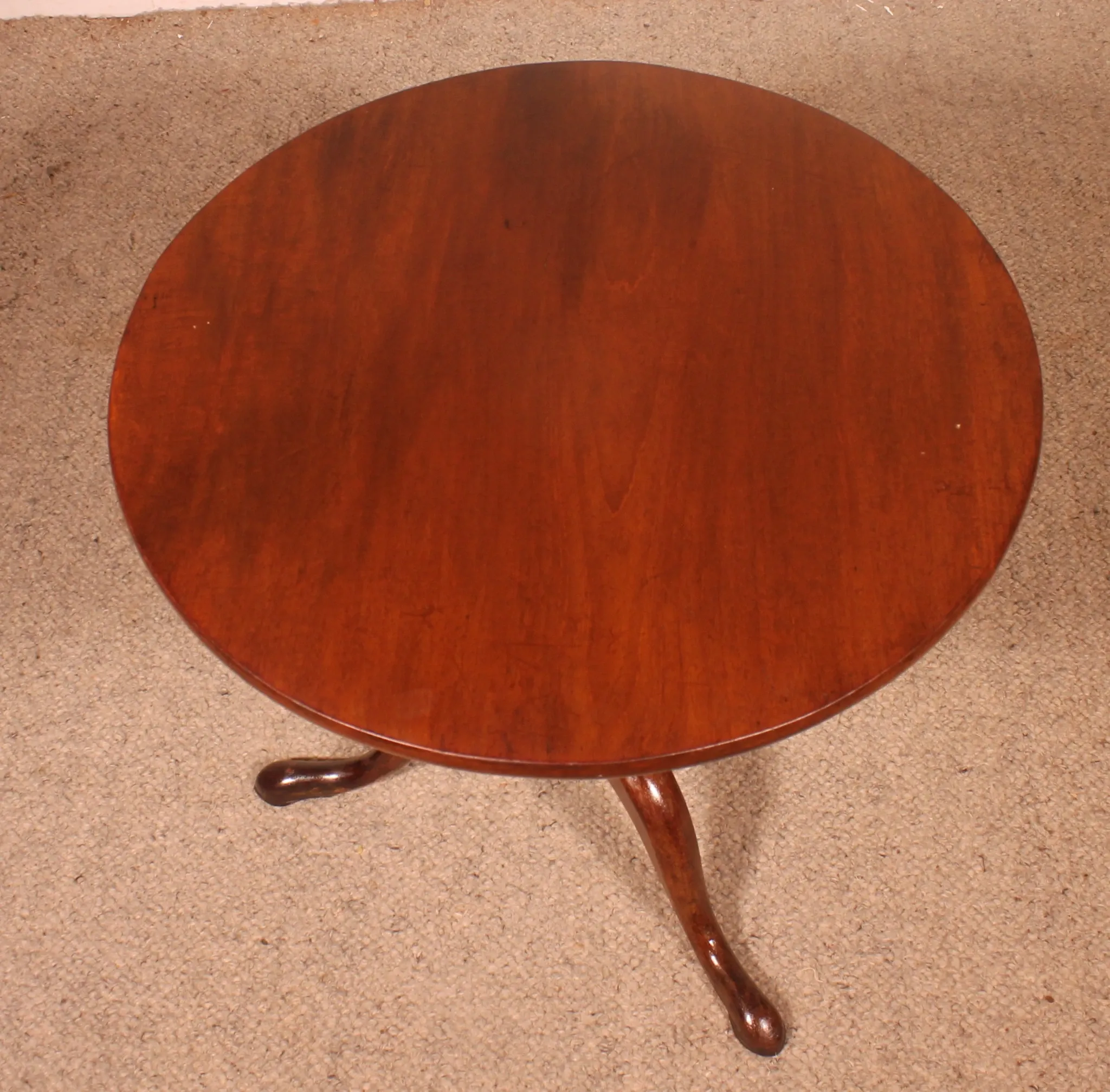 small tripod table in mahogany from the early 19th century