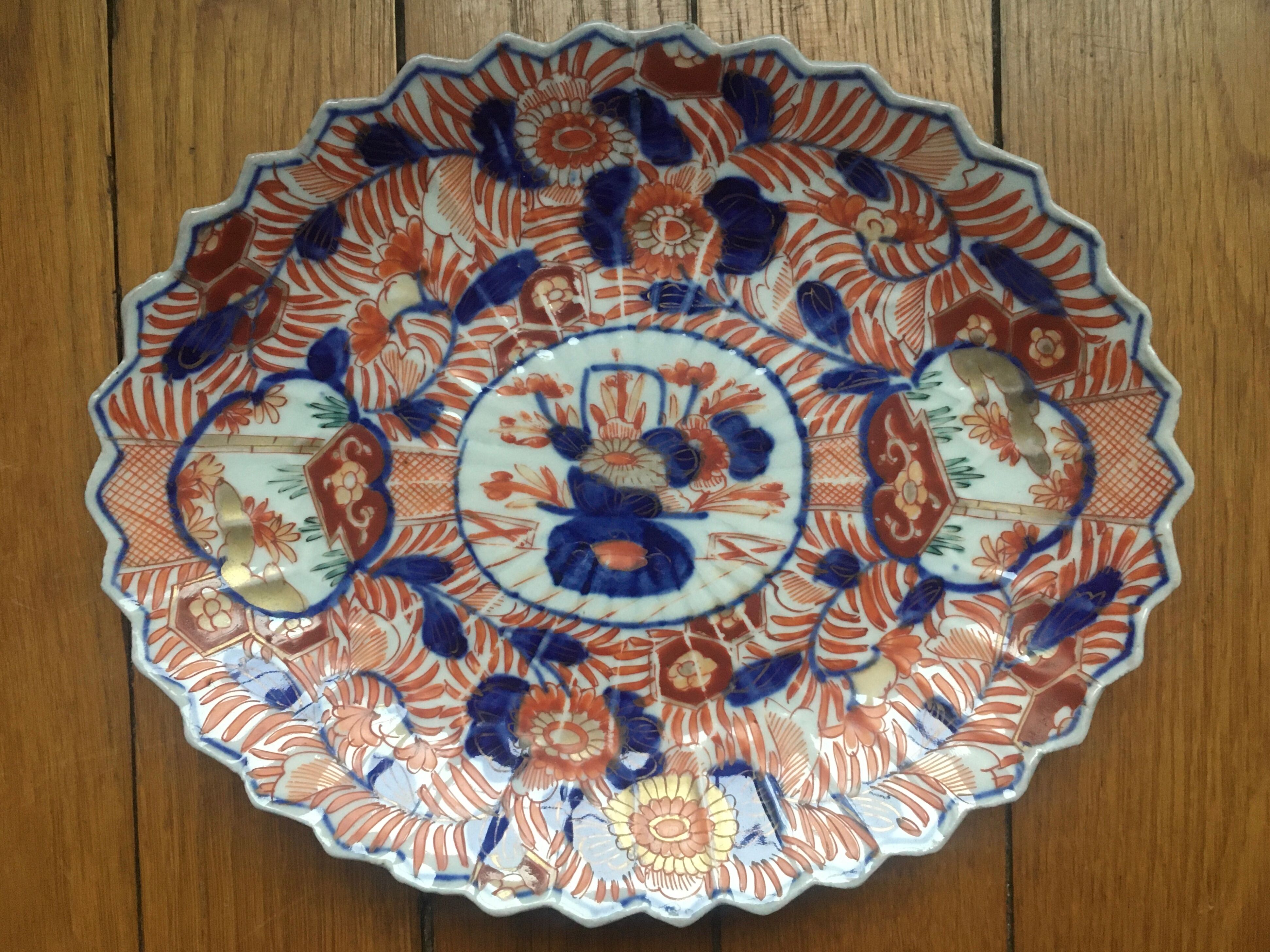 Pair of small oval dishes forming Japanese Imari porcelain raviers