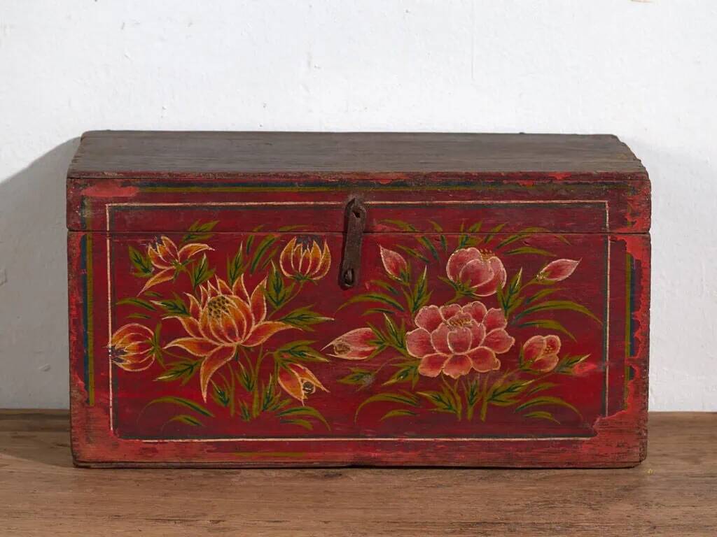 Antique box with hand-painted floral patterns (c.1900) #27