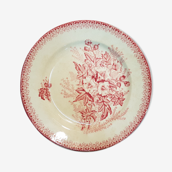 Plate with decoration of flowers