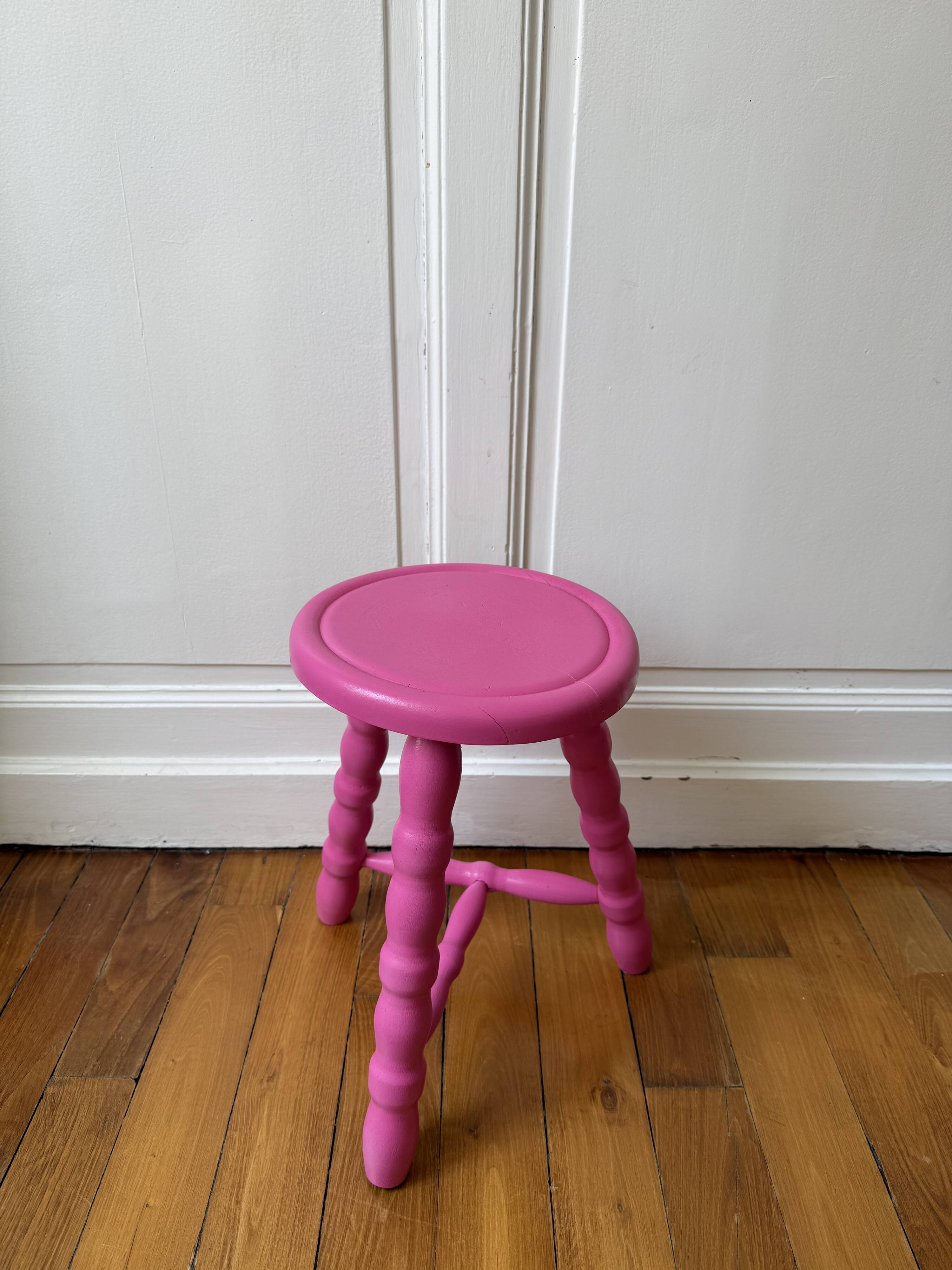 Wooden tripod stool - candy pink