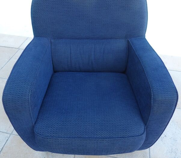 Club armchair upholstered in blue fabrics –Excellent condition-