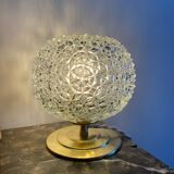 Table lamp with vintage globe