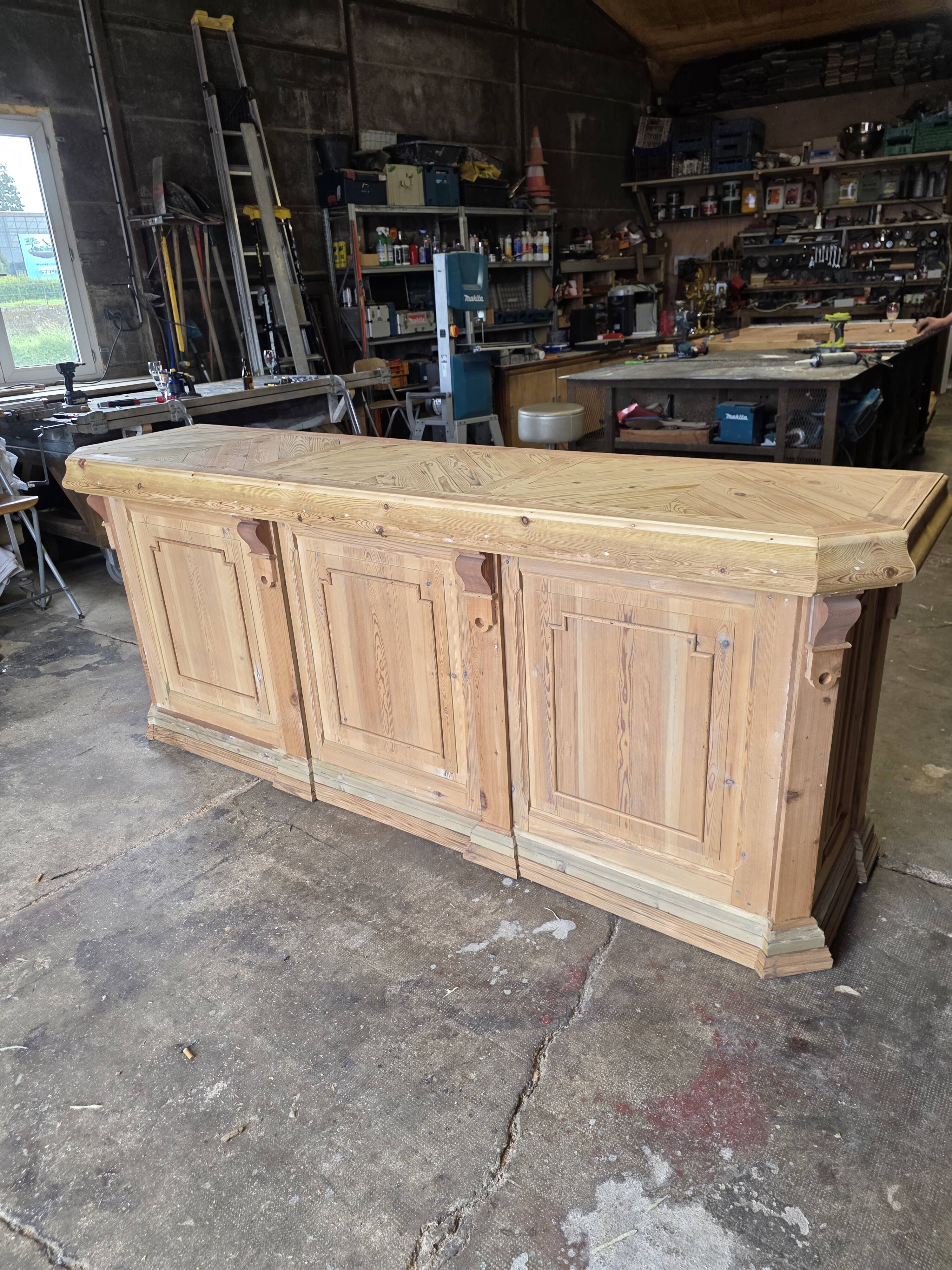 Trade counter
