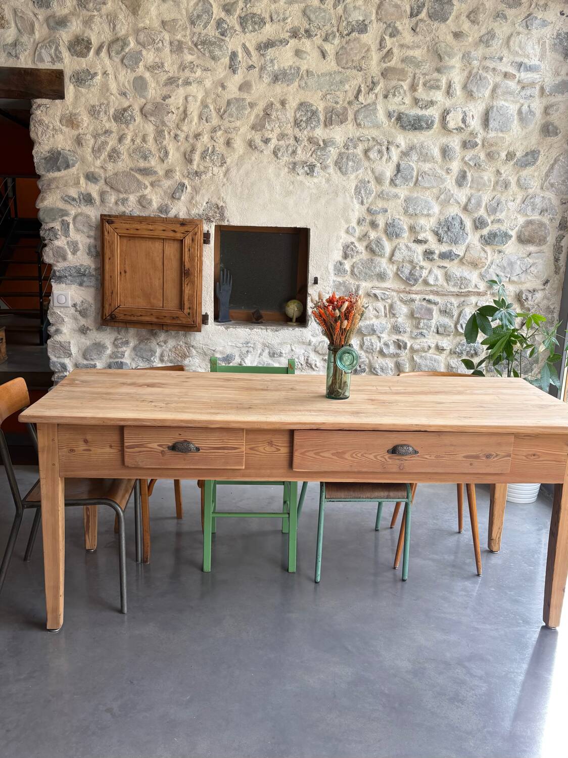 Farm table