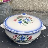 Soup tureen, Elorn model, Digoin and Sarreguemines, France, carnation motifs