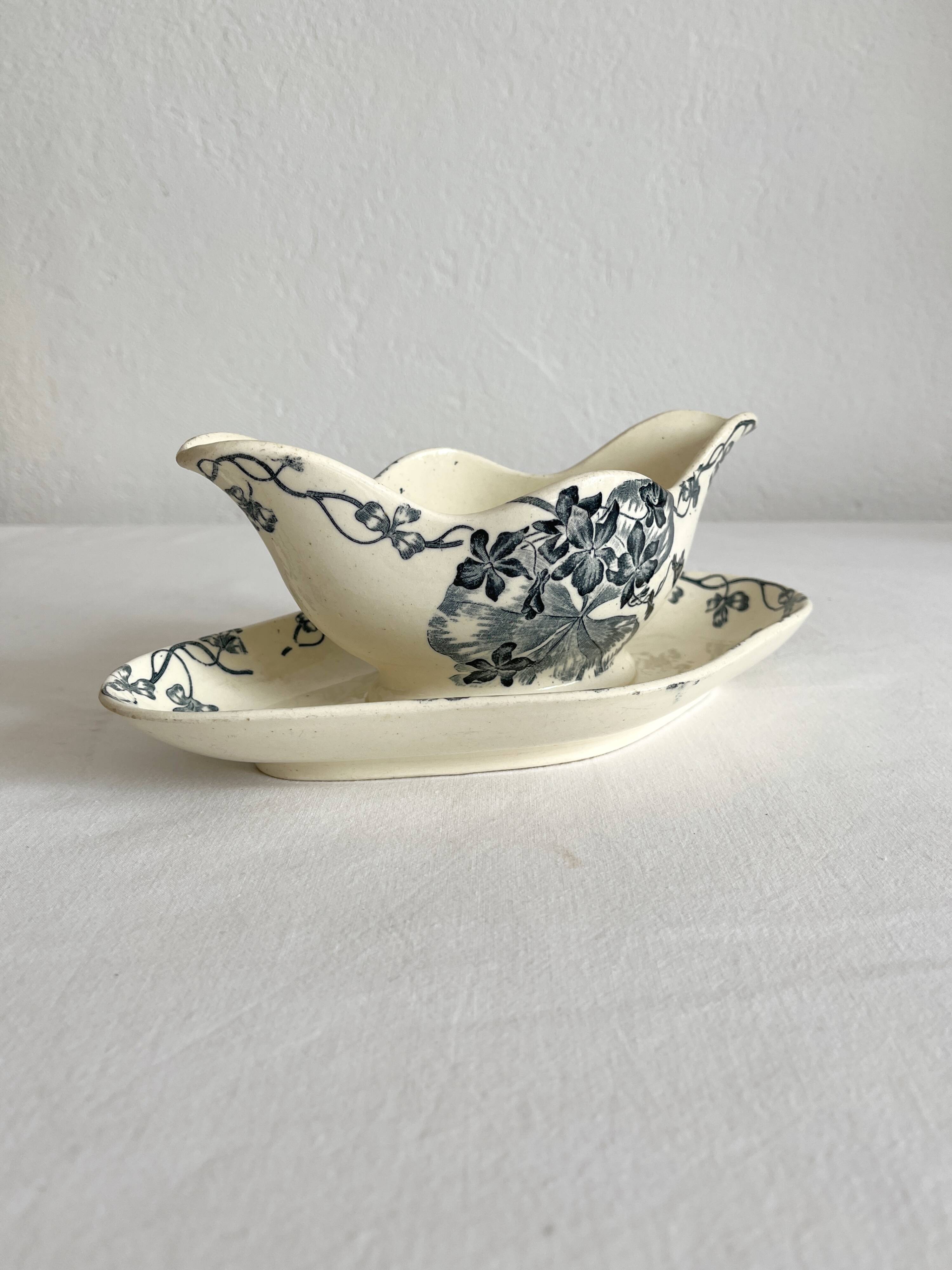 Old iron clay sauce boat "Les Violettes" Salins