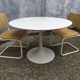 Vintage tulip foot table