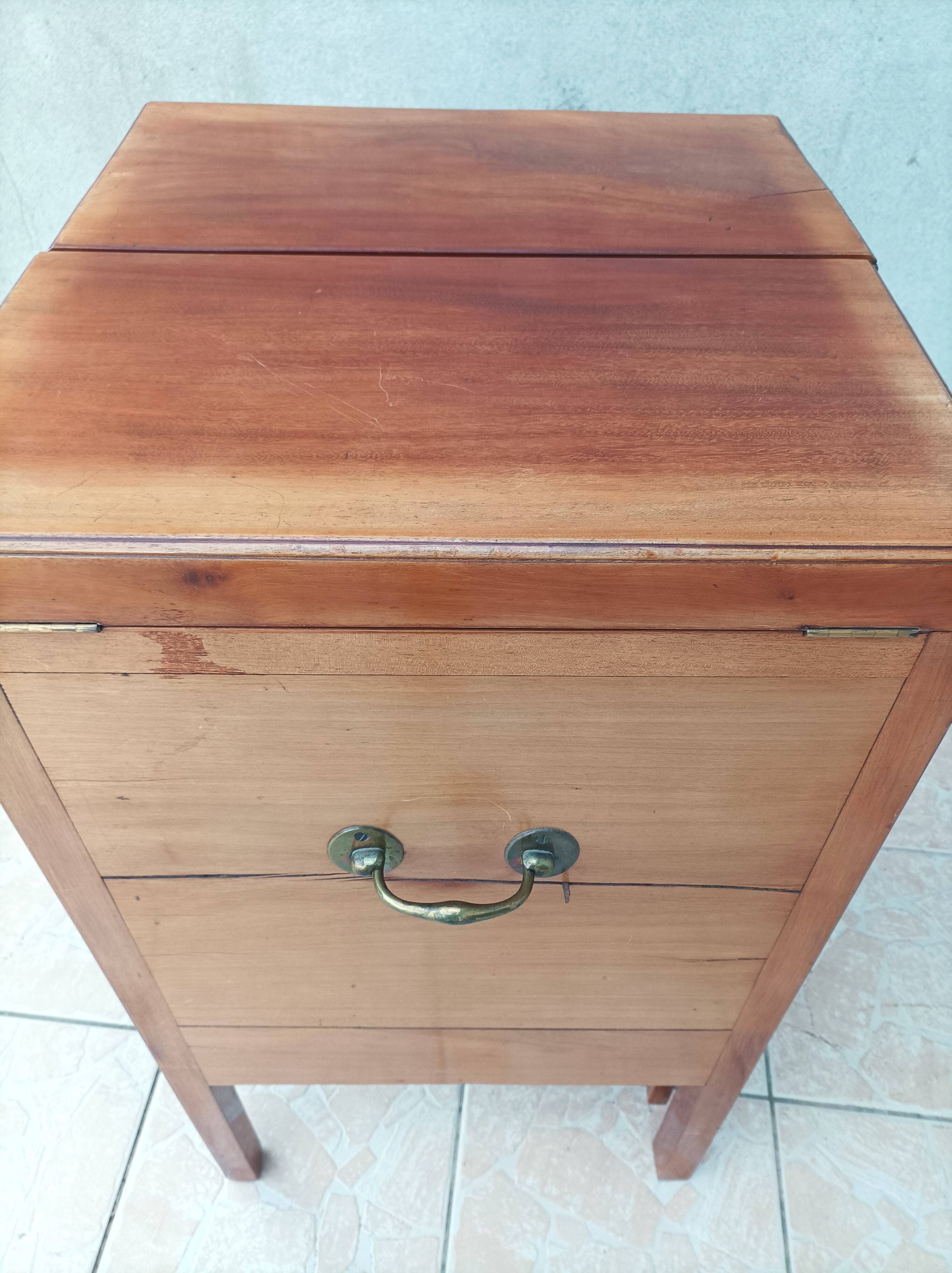 Meuble de barbier ou bar anglais en acajou