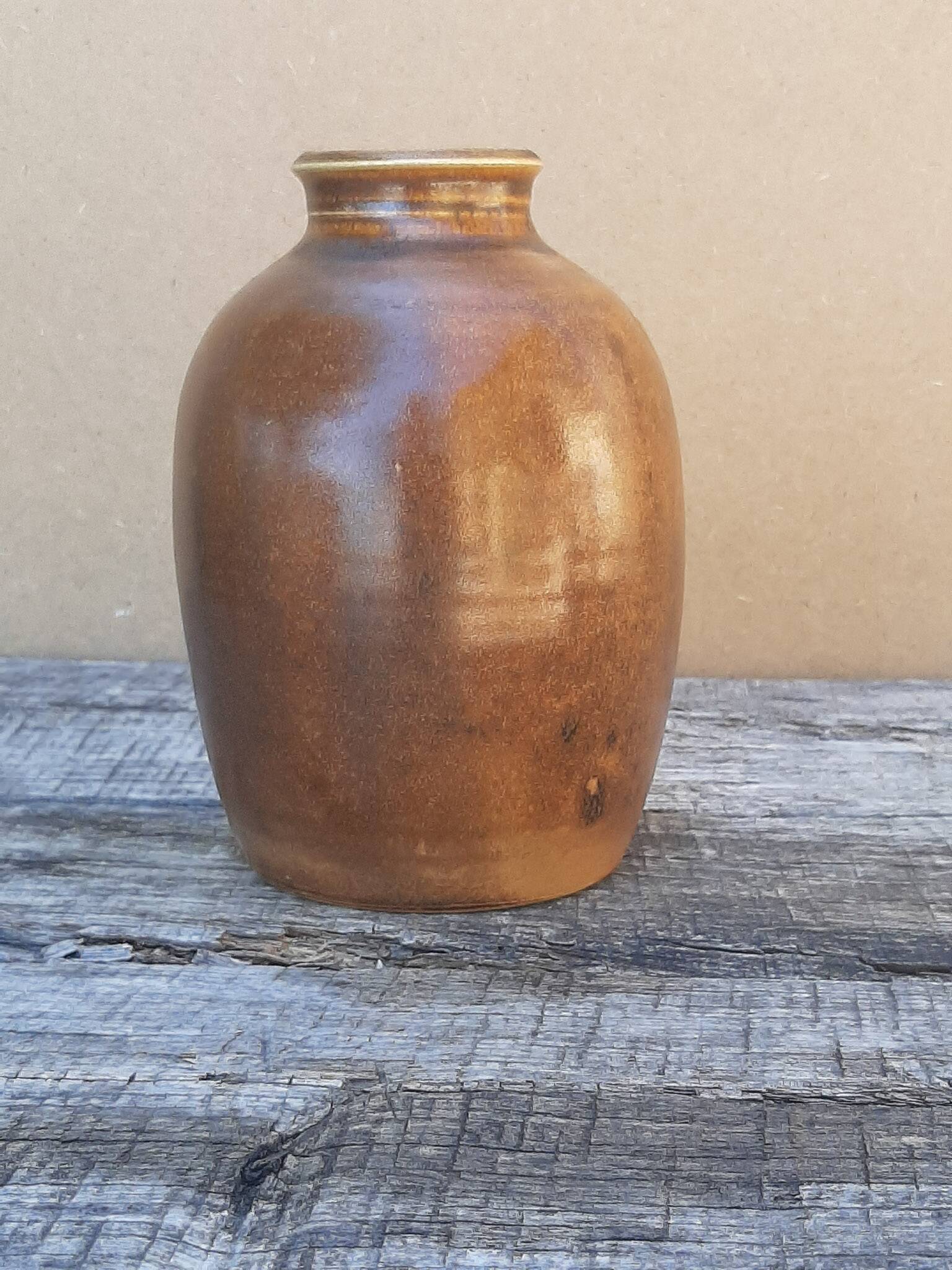 Brown vase signed Barotte