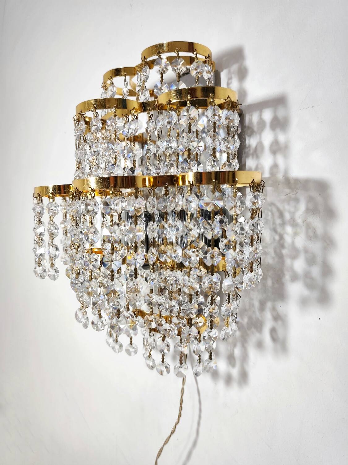 Applique du classique classique des cristaux. Espagne, années 1980.