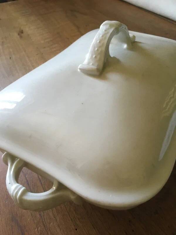 Rare white soup tureen haviland & co limoges h & co l with lid and handles.