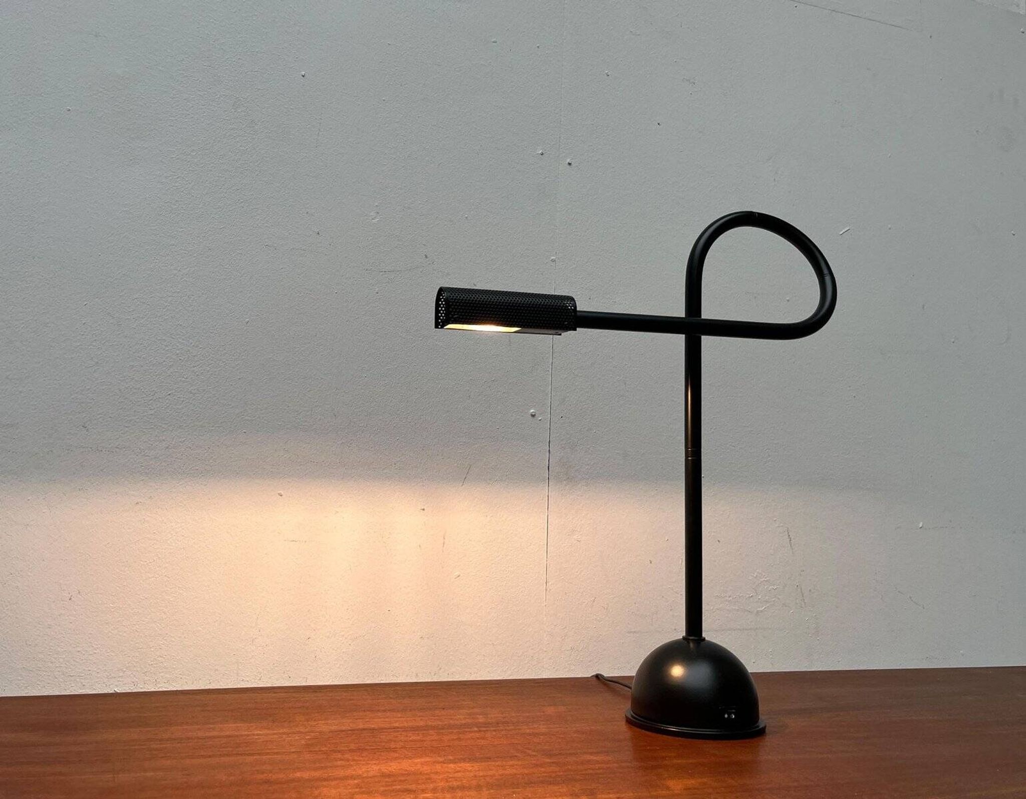 Lampe de table modèle Stringa postmoderne par Hans Ansems pour Luxo, années 1980
