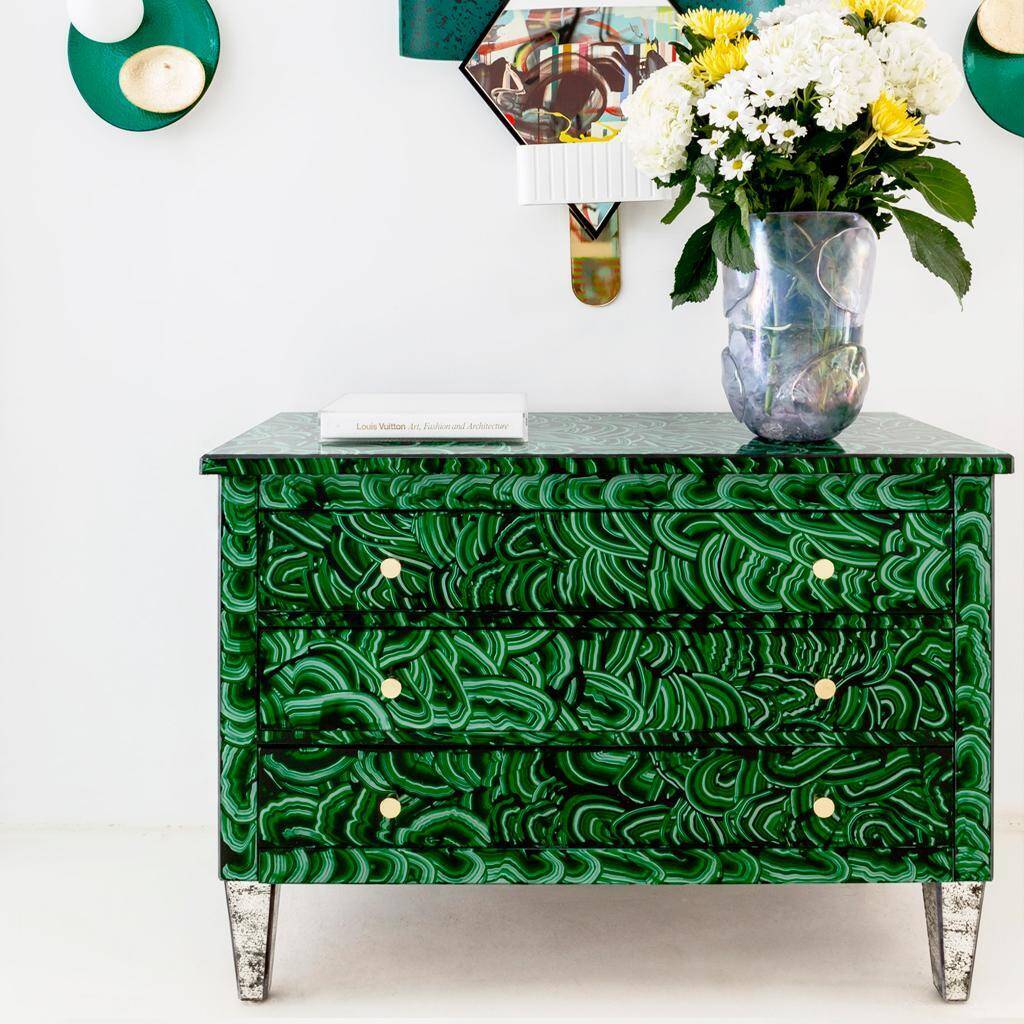 Commode italienne en verre vert-malachite de style mid-century modern